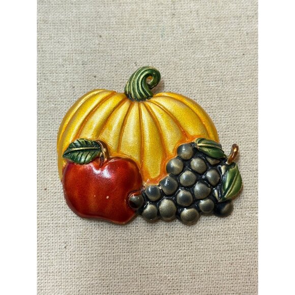 Vintage TONA Fall Autumn Pumpkin Apple Grapes Pin Brooch Jewelry - Picture 7 of 7